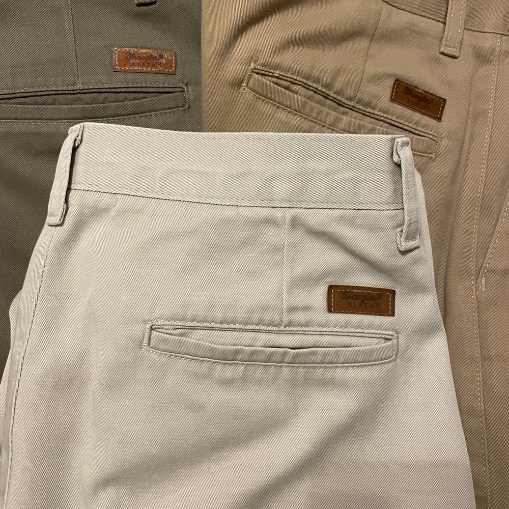 Set of 3 khaki wrangler riata pants 32-30